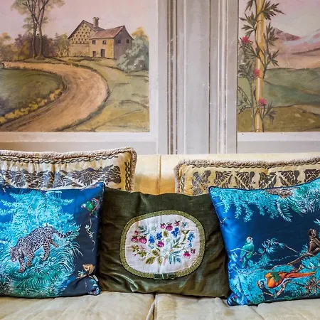 شقة Curtatone *